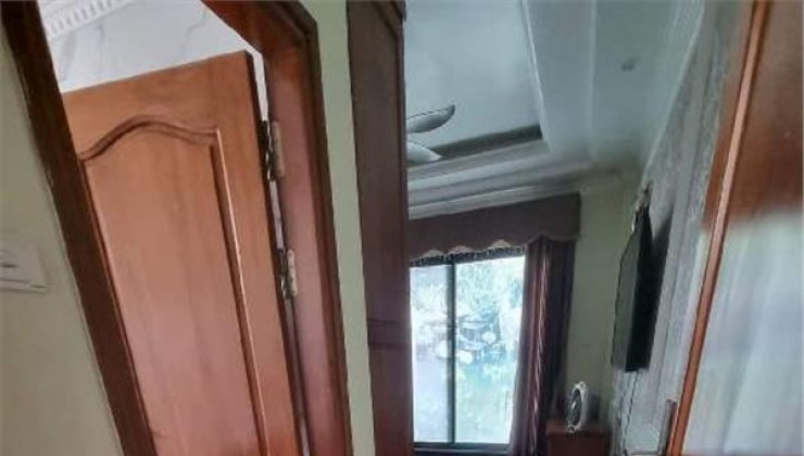 BÁN NHÀ ĐÀM QUANG TRUNG, LONG BIÊN, CĂN GÓC, GARA Ô TÔ, THANG MÁY 40M2 - 6 TẦNG CHỈ  6 TỶ